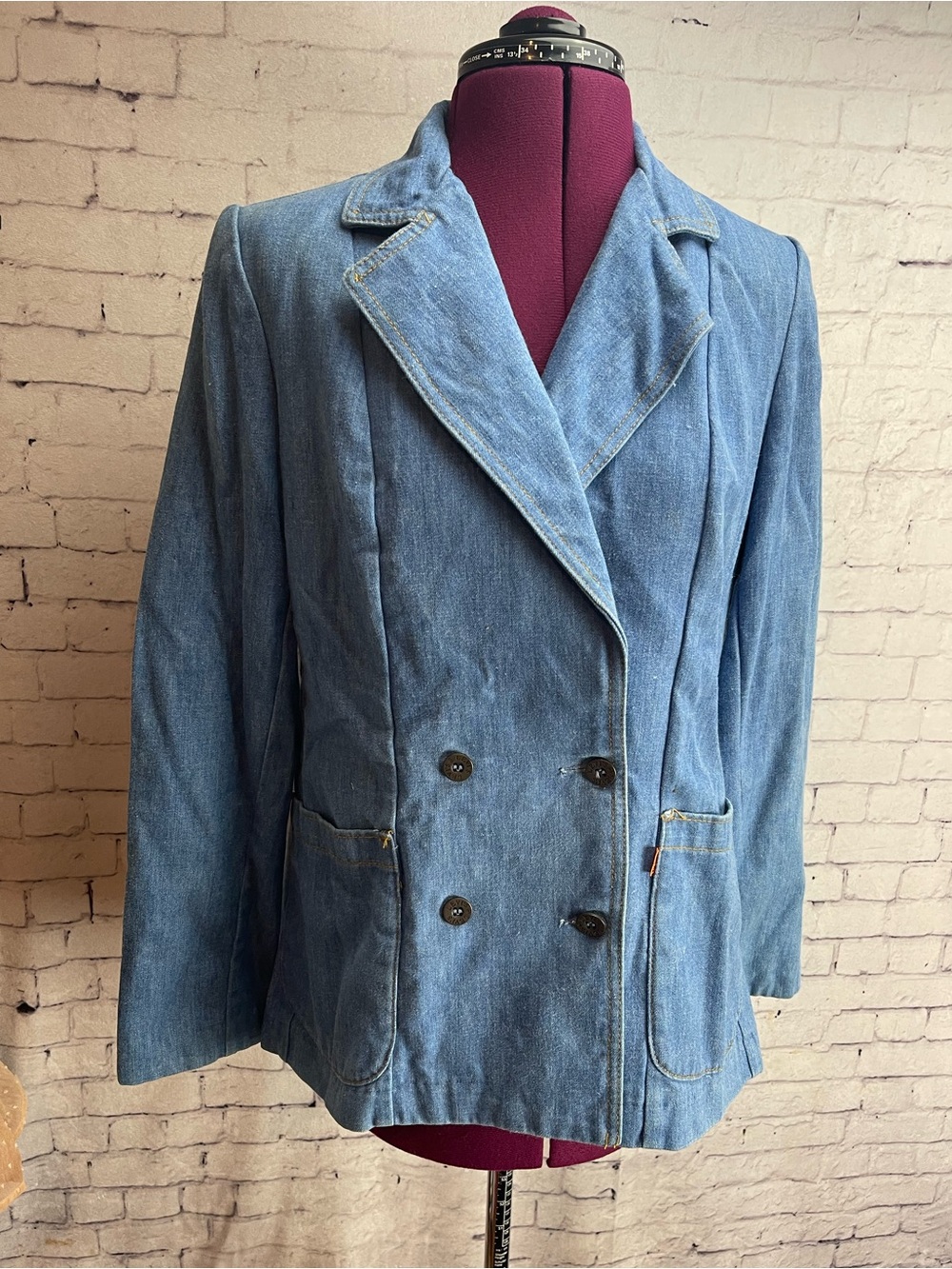 Levi’s vintage double breasted denim jean coat size 10